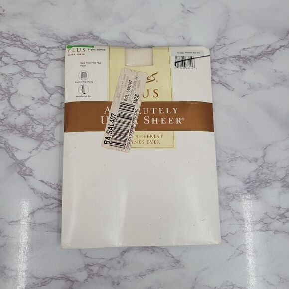 Hanes Vintage Plus Size 4/5 240-300lb Absolutely Ultra Sheer in Pearl Pantyhose - Picture 1 of 5